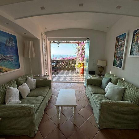Luxury House In Villa Pompeiana Via Camerelle Con Terrazza Vista Mare Capri Bagian luar foto